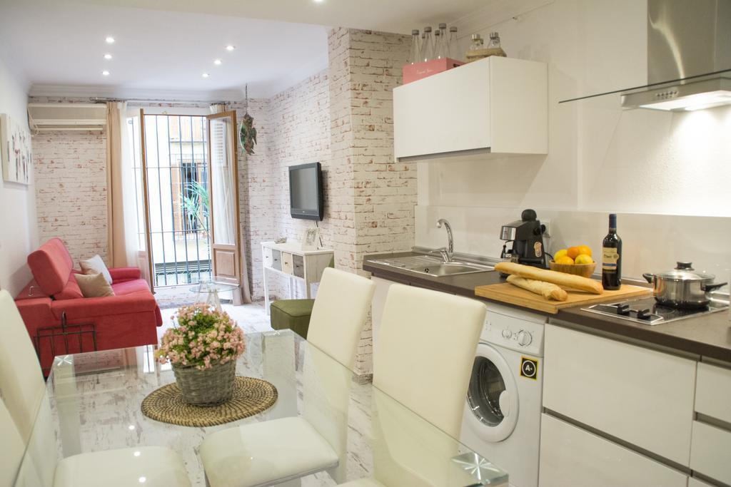 Apartamentos Sevilla Palace Exterior photo
